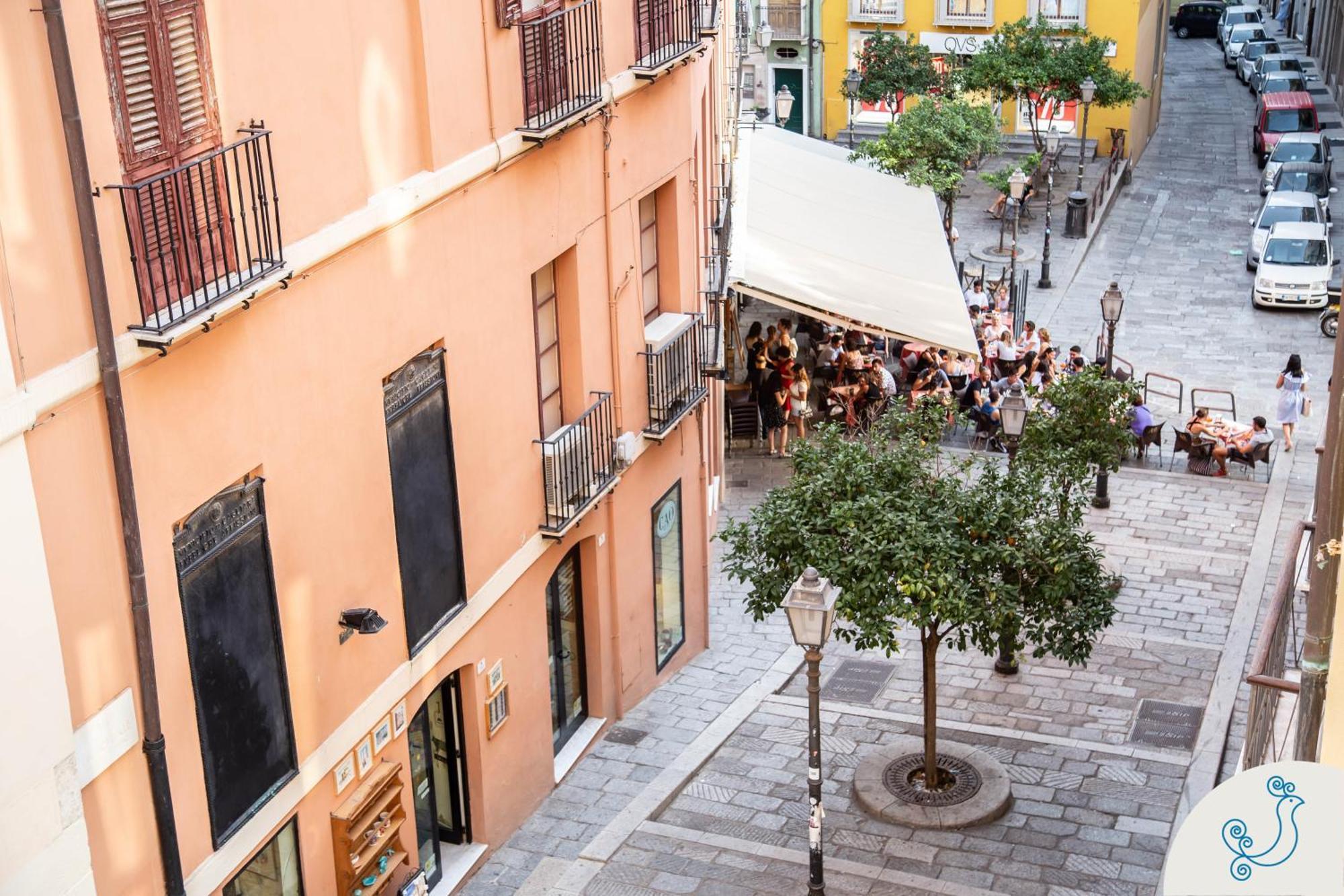 Manno 81 - Charming Historic Apartment Cagliari Exterior foto